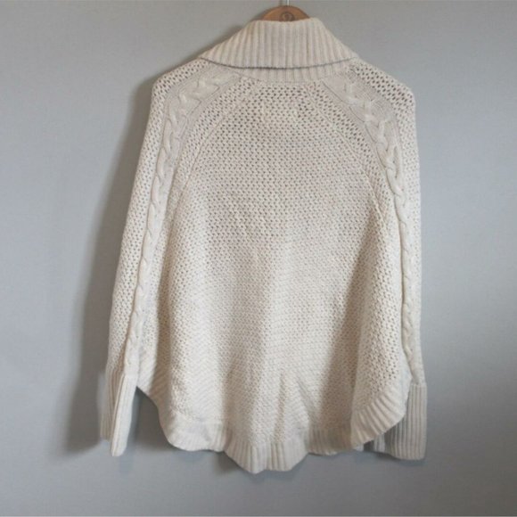 UGG Cable Knit Button Maribeth Cape Poncho Sweater Cream Size XS / S H12016 - Picture 7 of 12